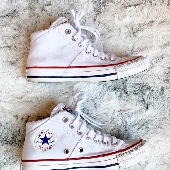 Converses - Picture 2 of 2